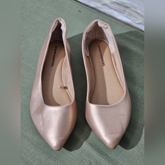 Amazon Essentials Women's Rose Gold Flats Size 6.5 - Picture 7 of 11